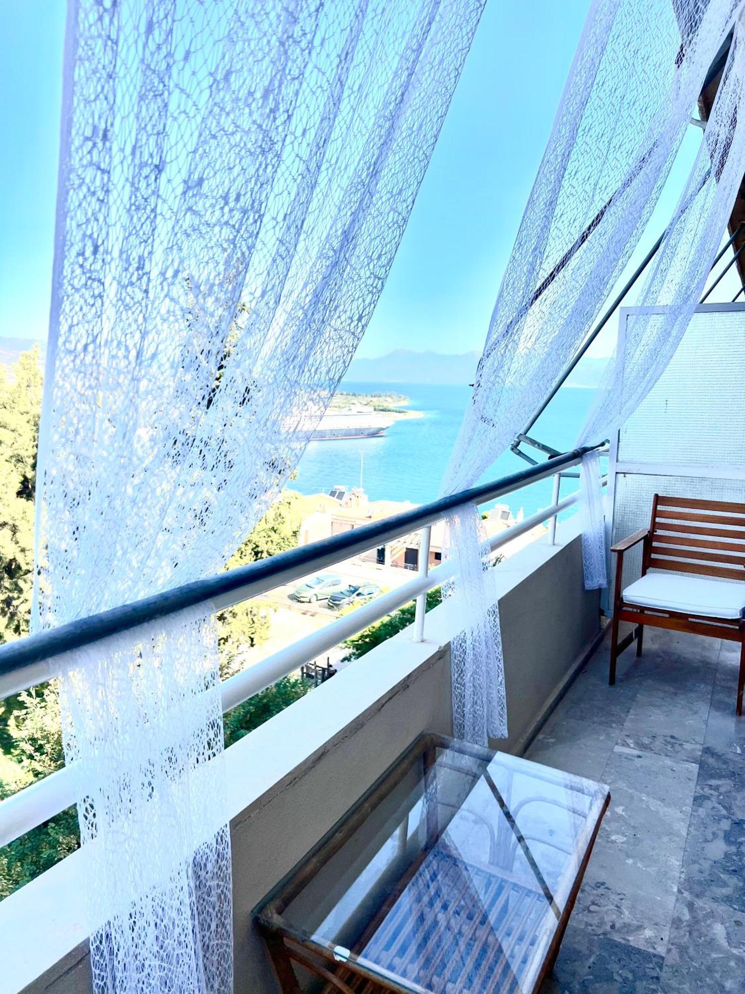 Seaview Penthouse On The Square Aigio Exterior foto